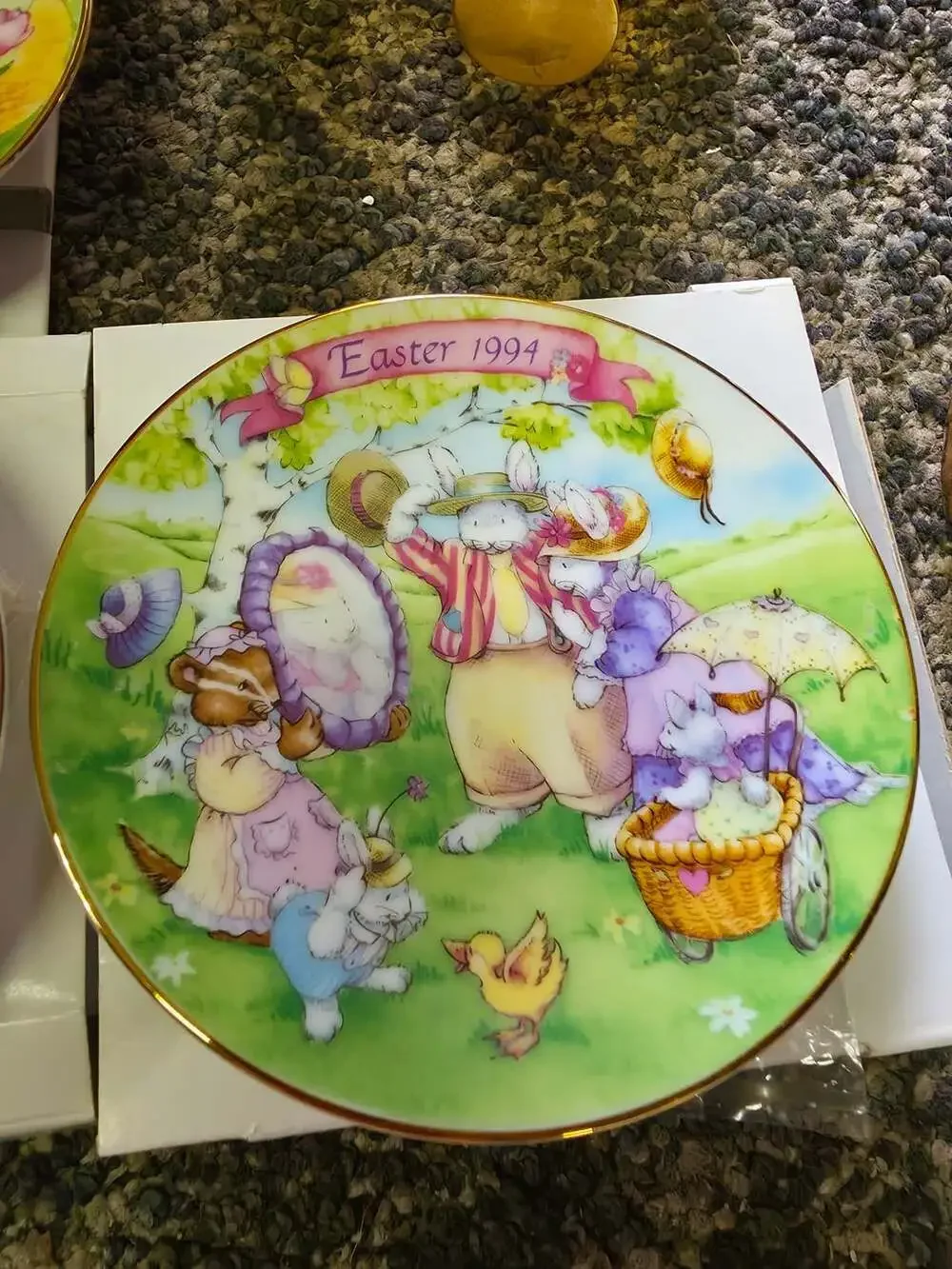 Avon Easter 1991 Collector Plate Decorative